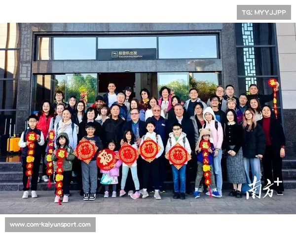 新加坡侨胞携手制作助威MV 世锦赛看台万人共唱红旗飘飘展国人风采 新加坡侨胞携手制作助威MV 世锦赛看台万人共唱红旗飘飘展国人风采