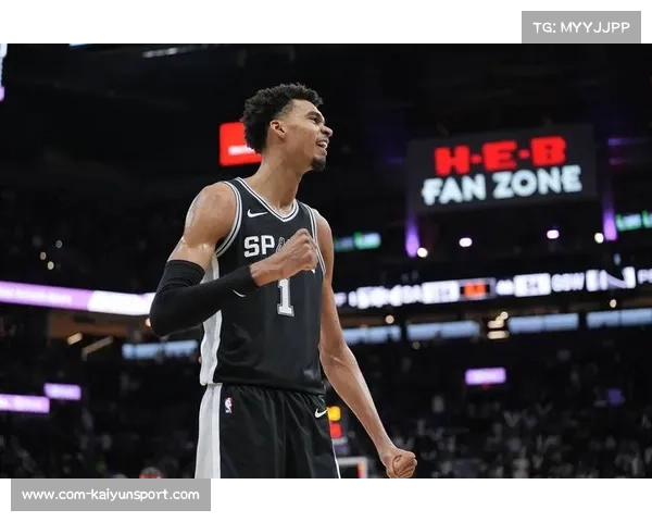 福克斯37分8助率马刺胜开拓者,残阵阵容显深度 福克斯37分8助率马刺胜开拓者,残阵阵容显深度